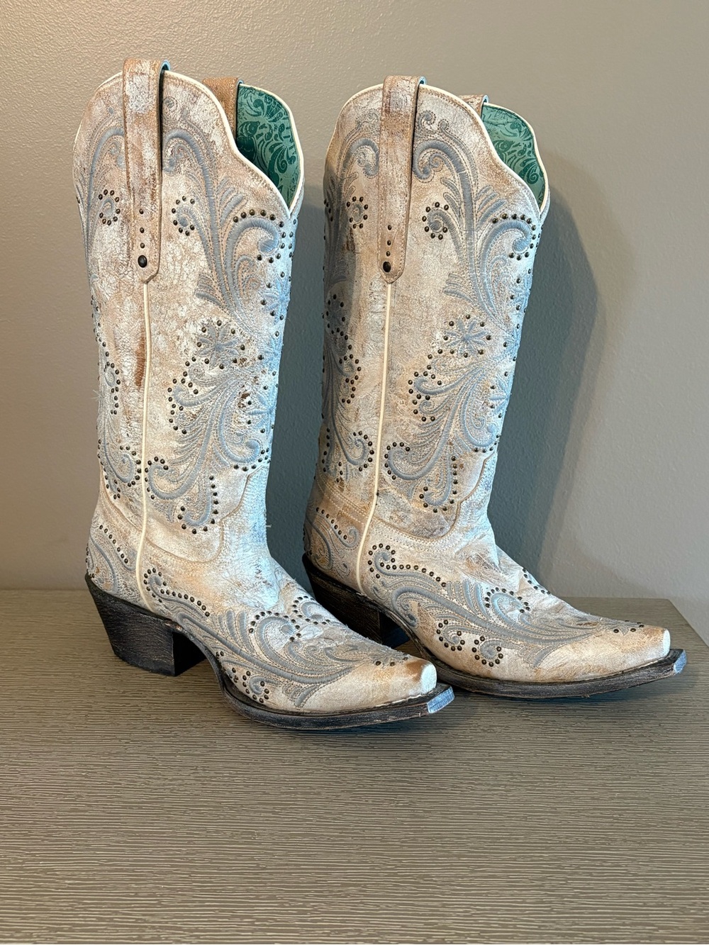 Corral Tan Leather Embroidered Paisley Scroll Cutout Western Cowboy Boots